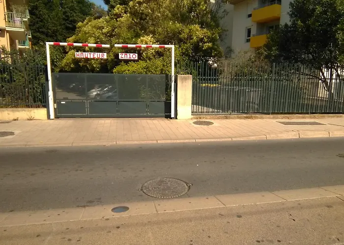 Appartement Mimosa, Tram 2, Parking